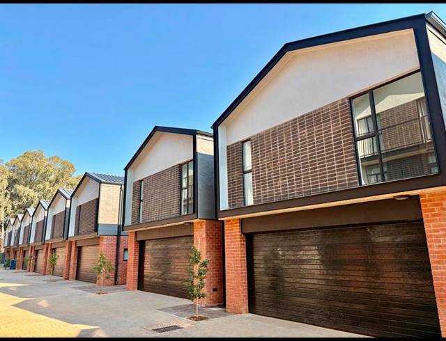 3 BEDROOM TOWNHOUSE FOR SALE IN OLYMPUS AH